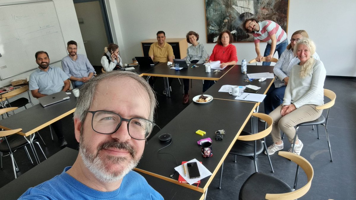 hgoliv's tweet image. Talking about #NLProc, #ComputationalCreativity and Data Contamination at @CST_UCPH 🇩🇰 with @zumarraga14 et al.