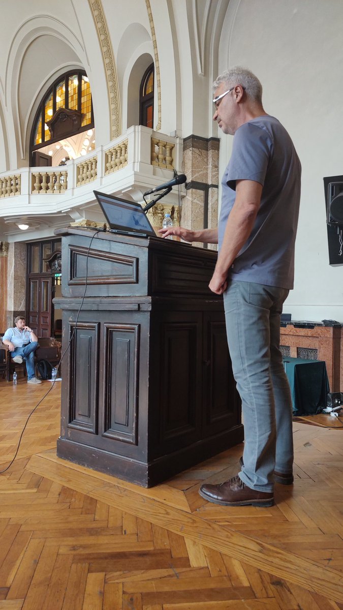 In the final session of the 8th European Workshop on Political Macroeconomics, Alexander Mihailov (Reading) on the economics of global warming. #EWPM