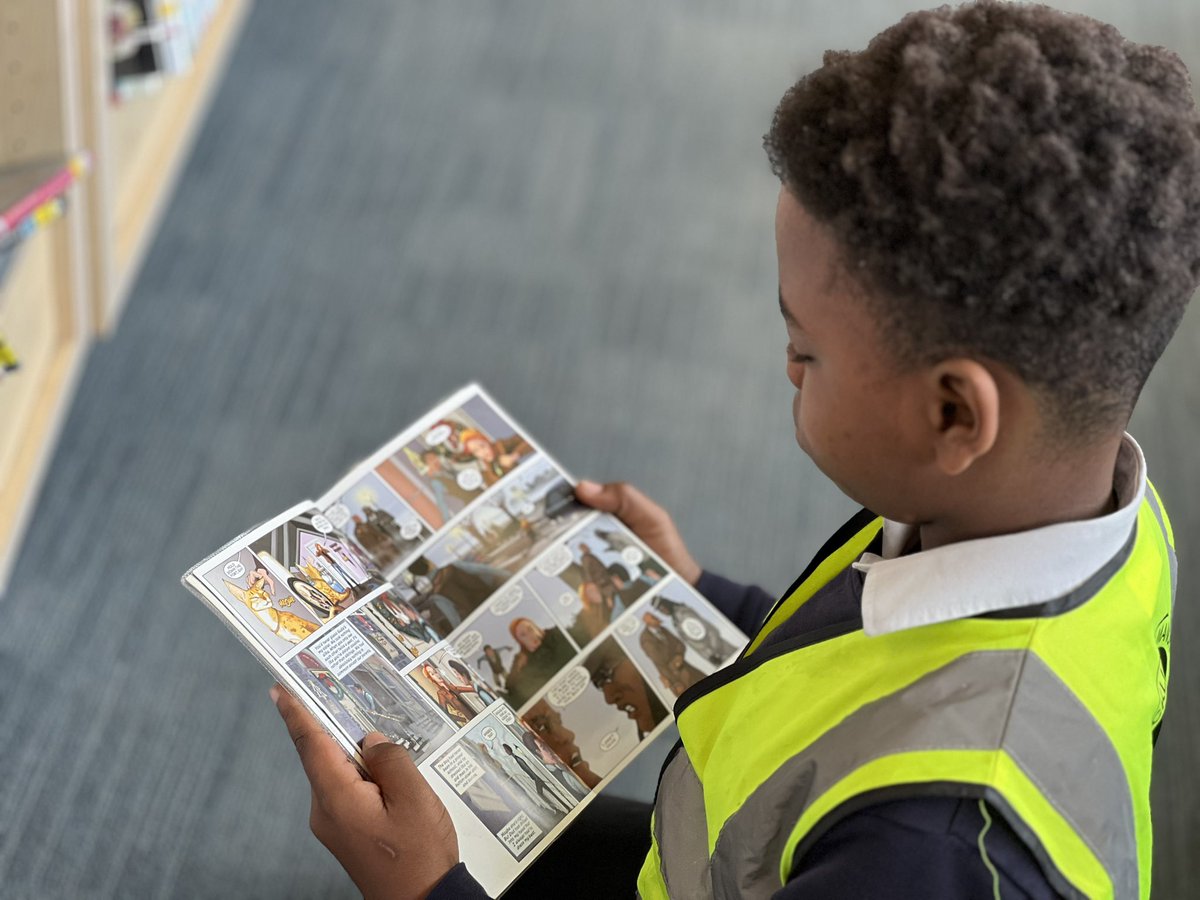 RockliffeManor's tweet image. Year 5s final trip @SladeLibrary .