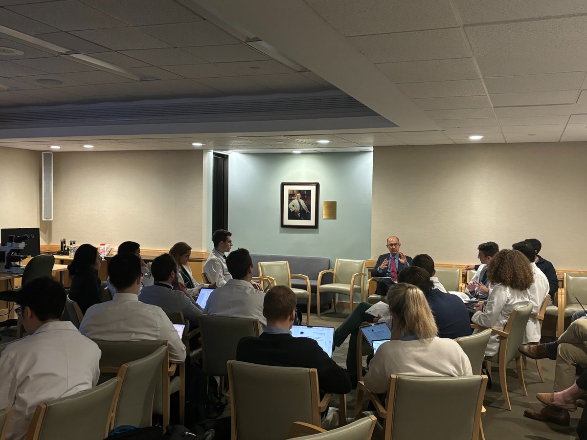 BWHUrology's tweet image. Thank you to Visiting Professor @SBoorjian from @MayoClinic for an incredible presentation during Grand Rounds and Journal Club yesterday!