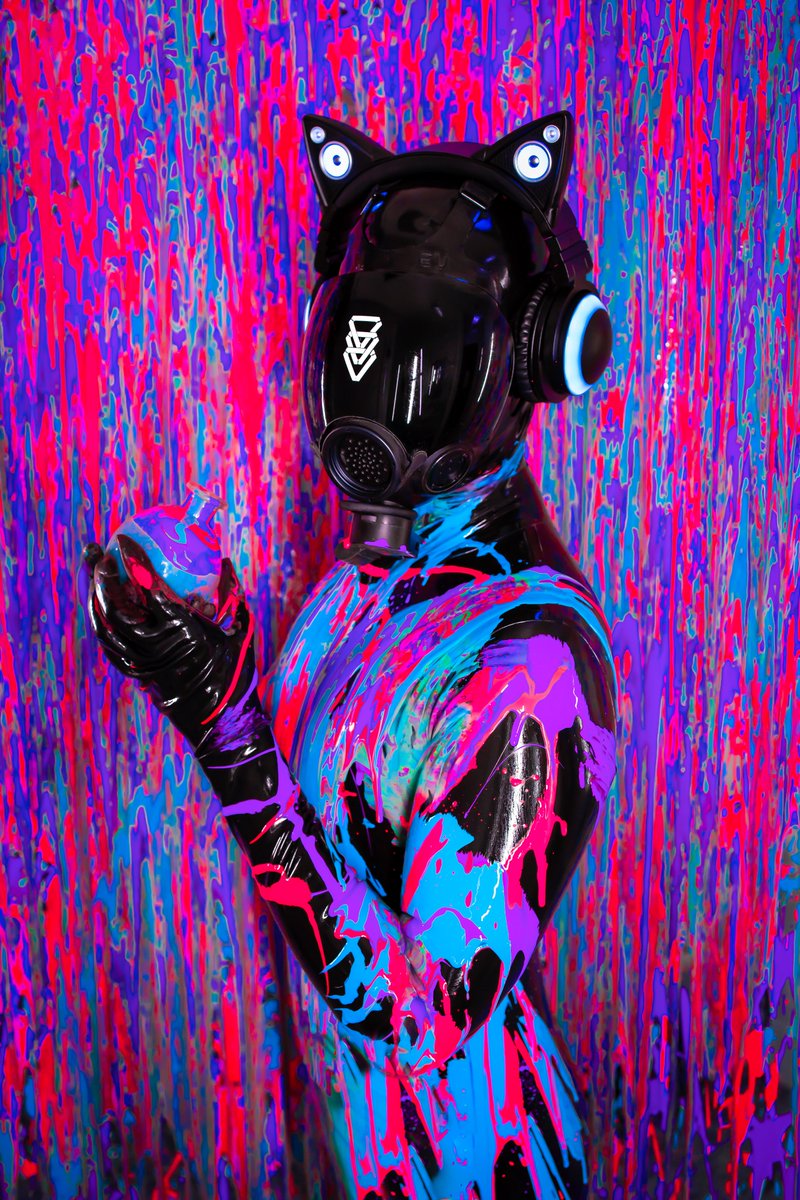 バイセクシュアル ペイントが飛び散った
- Splattered with Pride -

Celebrating Bisexuality in my own special way. 🎨