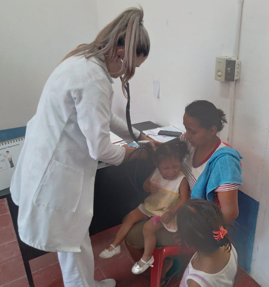 ArletysLp74793's tweet photo. Y sin duda, que para estudiar medicina se requiere realmente vocación, voluntad de estudio, preferencia de la medicina sobre cualquier otra carrera”
Así lo lleva a la práctica la Dra Arletys Lenza Puig desde la BMC Petén Norte. Cuba solidaria, Cuba humana. Siempre Cuba para todos https://t.co/1spQACw11Z