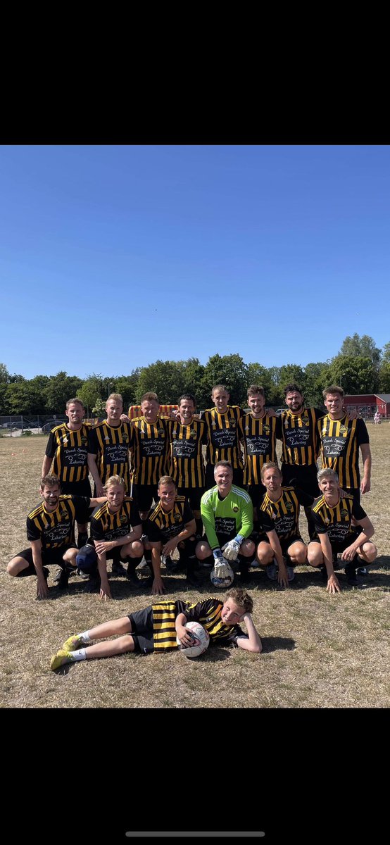 DBU Old Boys pokalfinalen spilles på lørdag kl 11.30 på Riisvangen. Den perfekte forkamp til braget i 2. div senere på dagen.

Du skal have billet til kampen mod Roskilde for at se finalen. Det bliver en fed dag på Riisvangen 🖤💛

11.30 på højbanen: Det er for legenderne #dsng