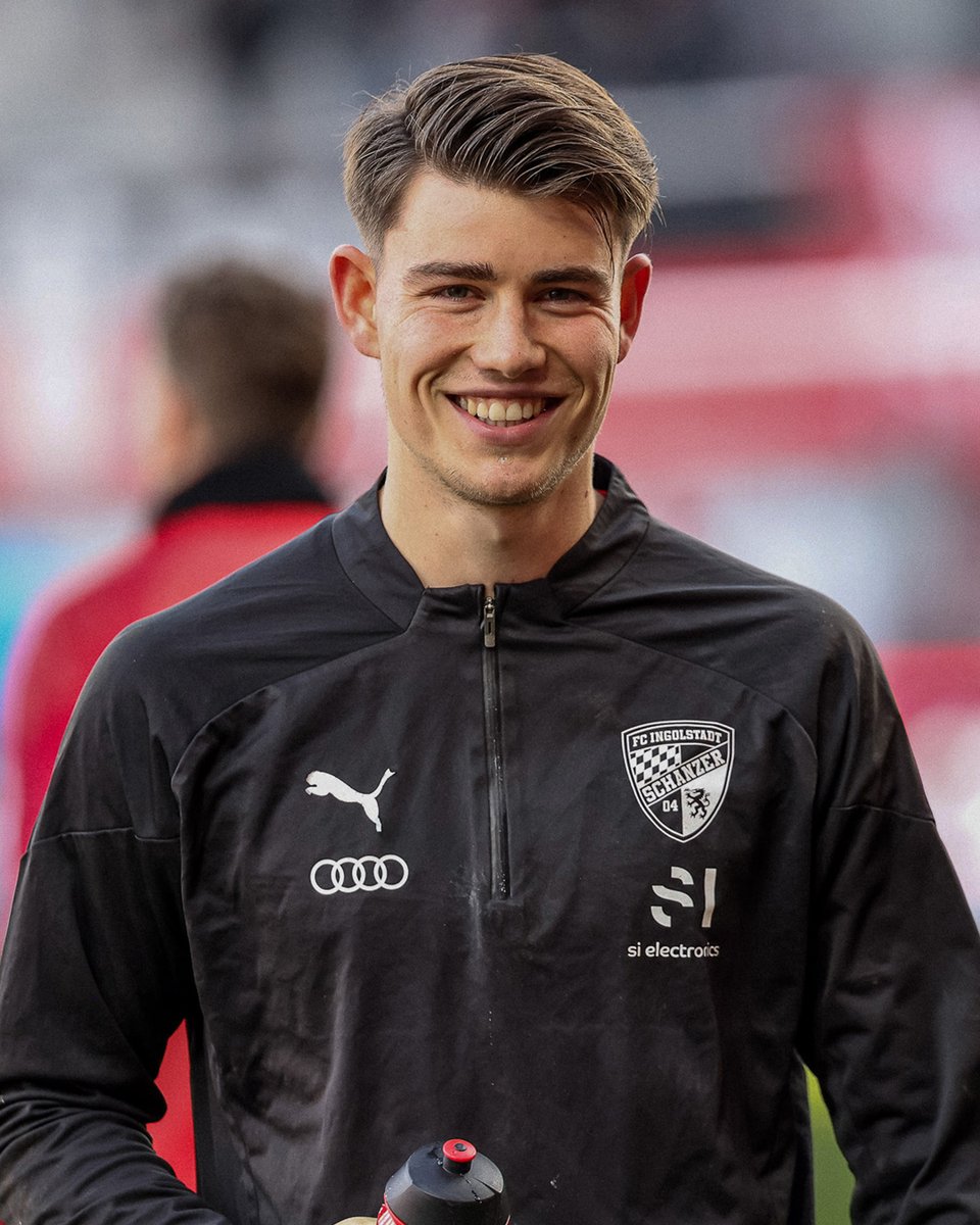 Schanzer_EN's tweet photo. Markus #Ponath joins Illertissen on loan! ⚫️🔴 https://t.co/aCtq7uUVF3
