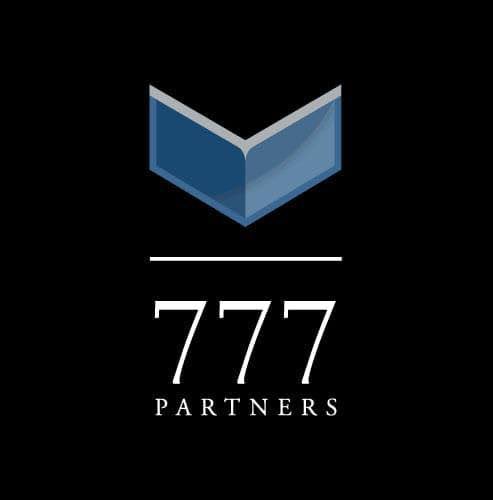 newscolina's tweet photo. 🚨 Nota oficial da 777 Partners: 

— A 777 Partners vem a público expressar seu mais veemente repúdio à temerária intervenção do presidente do clube associativo na administração profissional da Vasco da Gama SAF, que culminou com as saídas do CEO Lúcio Barbosa e da CFO Kátia dos Santos.

Quando o próprio presidente do clube associativo encampa o comando do futebol da companhia, quebrando as mais básicas regras de governança corporativa, ele compromete irremediavelmente a capacidade de atuação dos administradores profissionais.

Ao romper o regramento estatutário da empresa, e, consequentemente, comprometer seus controles internos e processos de integridade, o presidente do clube associativo obrigatoriamente assume responsabilidade pelas consequências desse descalabro e pelos possíveis prejuízos que venham a ser causados à empresa, seus colaboradores e seus sócios.

A 777 Partners informa ainda que segue lutando para reverter a absurda decisão que cassou os direitos do sócio majoritário na Vasco SAF, que já aportou mais de R$ 310 milhões na companhia e está em dia com todas as suas obrigações. Temos plena confiança de que a justiça brasileira não validará a tentativa de expropriação de capital externo de investidores internacionais que confiaram no Brasil. 

Aproveitamos para reafirmar aos vascaínos que estamos prontos para seguir investindo e honrando nossas obrigações para com a Vasco SAF tão logo este triste episódio seja superado.