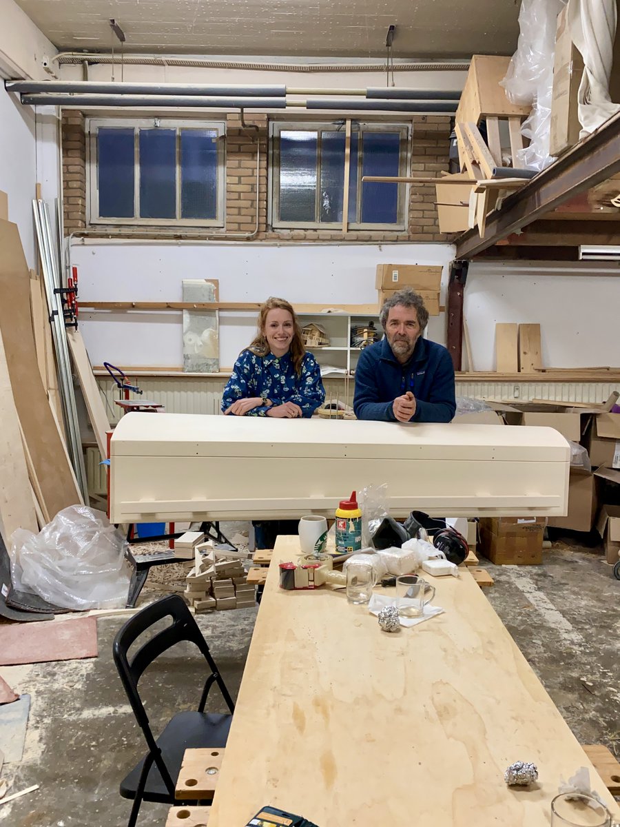 🌟In aflevering 6 van de #Podkist neem ik je mee naar de wereld van #doodskisten en #wades. Samen met kistenmakers <a href="/radboudspruit/">radboud spruit</a> en Luuk Assinck ga ik op onderzoek uit.
🎧 Luister nu:  open.spotify.com/episode/3Db7lA…