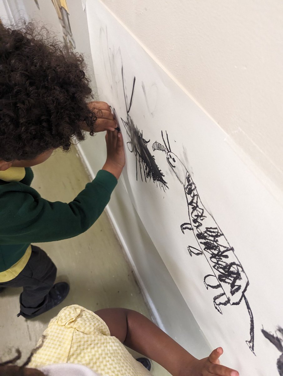 stmichaelswales's tweet photo. Reception have enjoyed listening to 'The First Drawing' by Mordicai Gerstein. They were inspired and drew their own prehistoric animals with charcoal 🔥 just like the little boy in the story.
#thefirstdrawing #creativecatrin https://t.co/95ly0Kd0lC