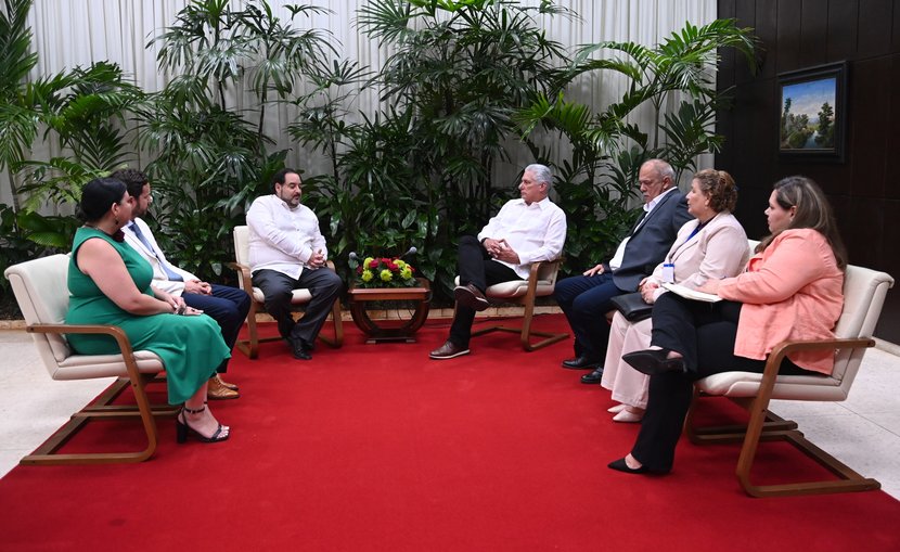 Agradece Díaz-Canel apoyo de la Organización Latinoamericana de Energía.

Ampliación:

pcc.cu/index.php/agra…