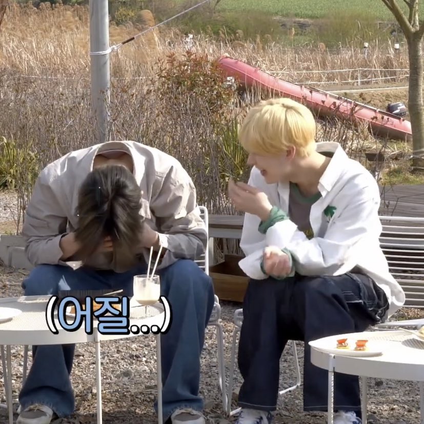 ksnmura's tweet photo. therapy: expensive
sunki laughing and getting hit by the nik-burger effect: FREE https://t.co/5EyLjDzkuA