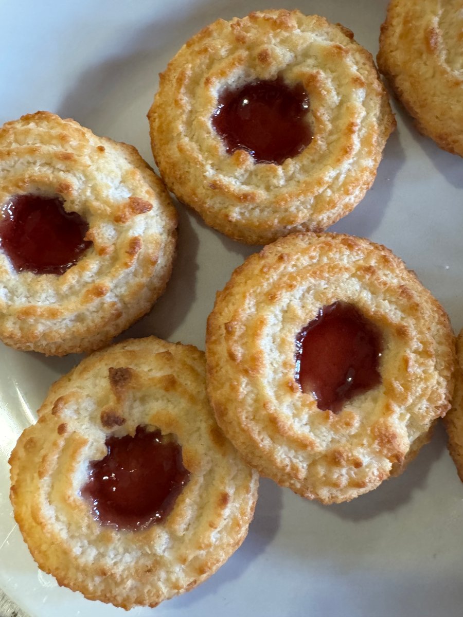 Celebrating National Carers Week! 🌟We're proud to support groups that support carers and their families, like Heads Up Choir in Huddersfield. 🎶 #NationalCarersWeek