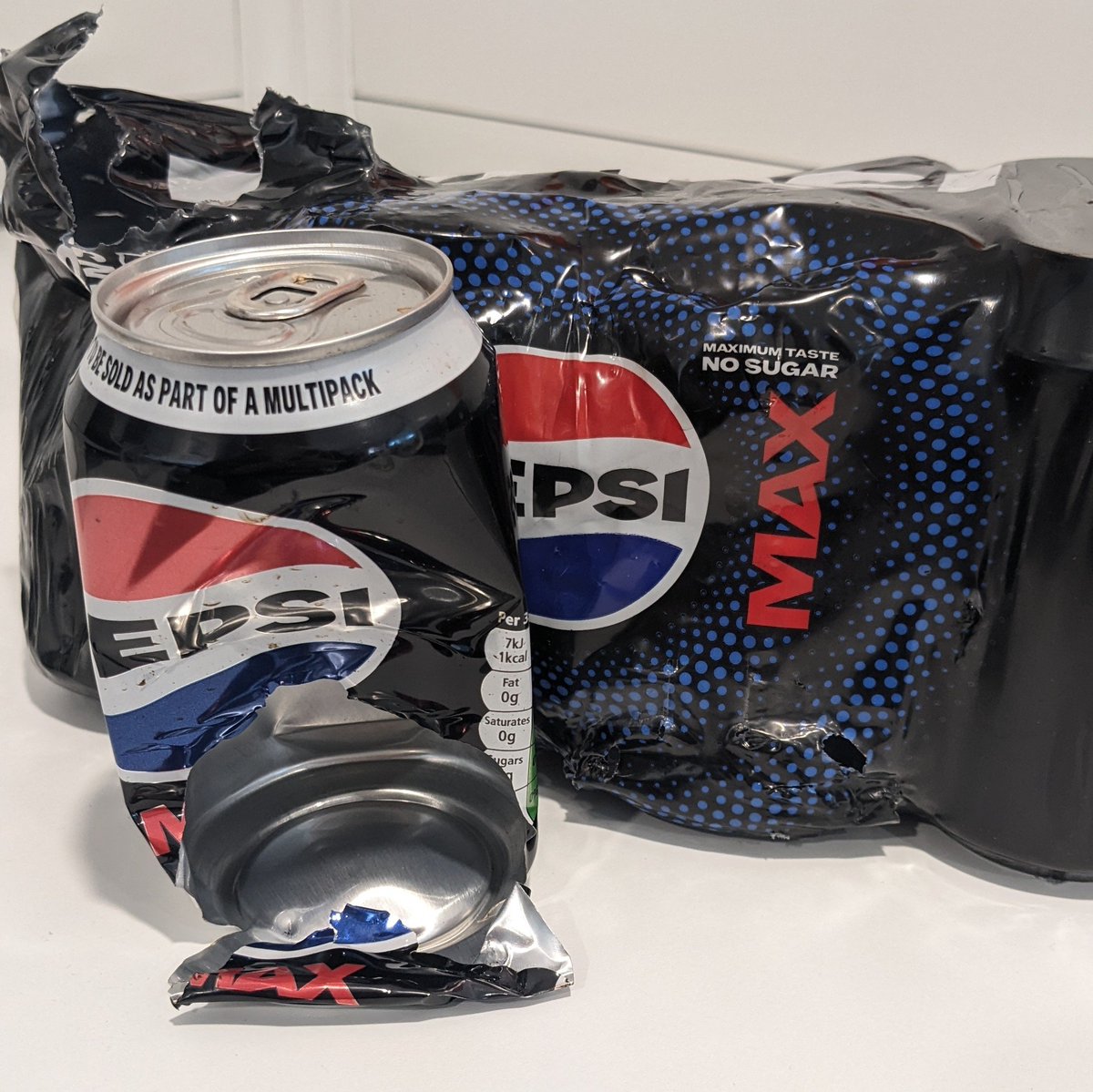 thebrainymac's tweet photo. How does this even happen? 🤣 #devastated #pepsimaxaddict @PepsiMaxUK https://t.co/tddaHsW3Tc