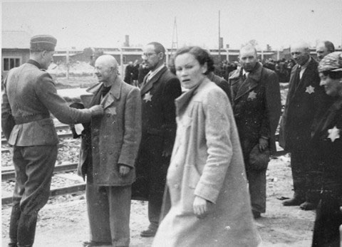 auschwitzxhibit's tweet photo. June 13, 1944 | The deportation of Hungarian Jews from Carpathia and Siebenbürgen (denominated Zone I and II) has been completed with a total of 289,357 people deported to #Auschwitz. By July 9th about 420,000 will have been deported to Auschwitz. https://t.co/BZo9mJThxP