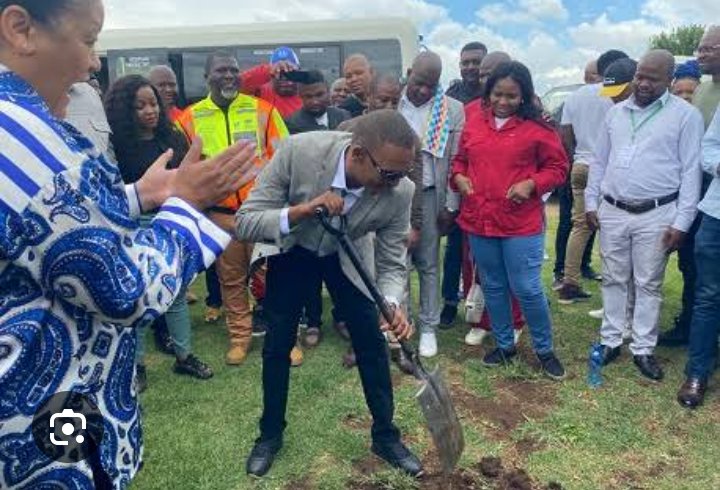 Mntax77's tweet image. We are still waiting on you as Bushkoppies dwellers @jhbproperty your silence over time is worrysome #SouthernFarmMegaProject