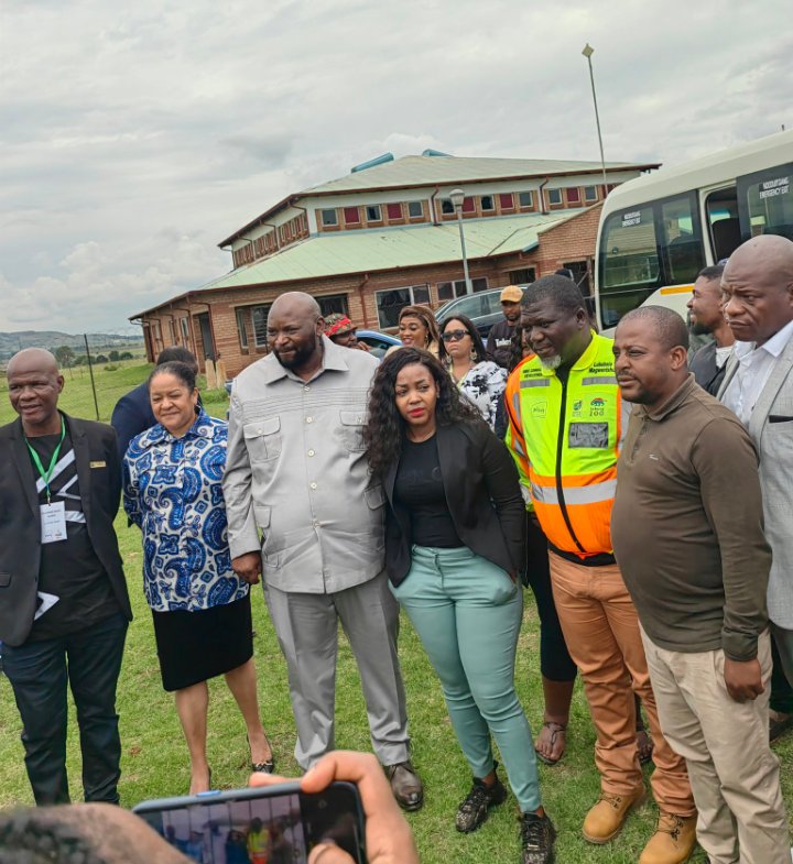 Mntax77's tweet image. We are still waiting on you as Bushkoppies dwellers @jhbproperty your silence over time is worrysome #SouthernFarmMegaProject