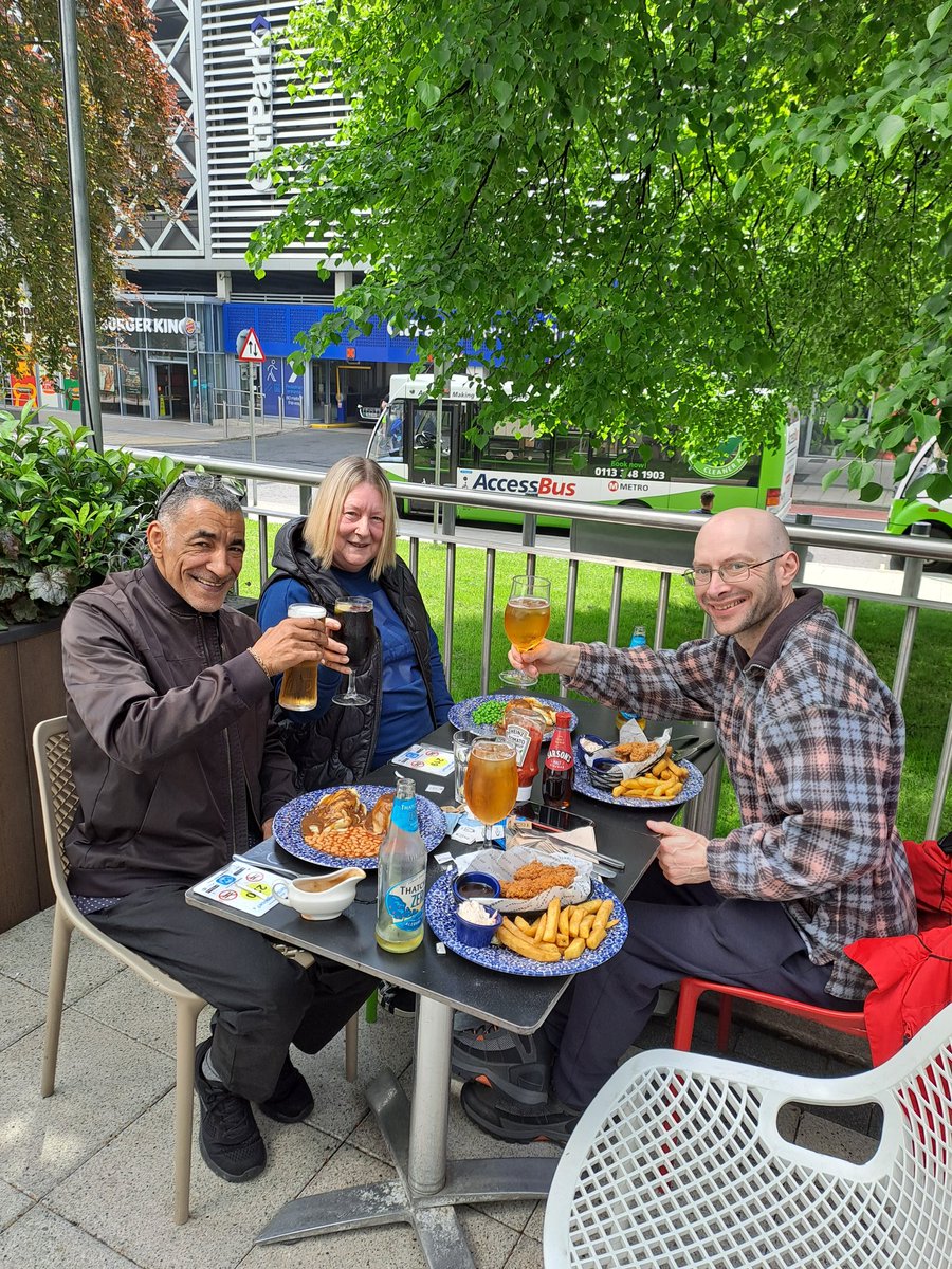 LCCDayOps_MH_'s tweet photo. Celebratory lunch for our climbing team. https://t.co/9INhxOP4IK