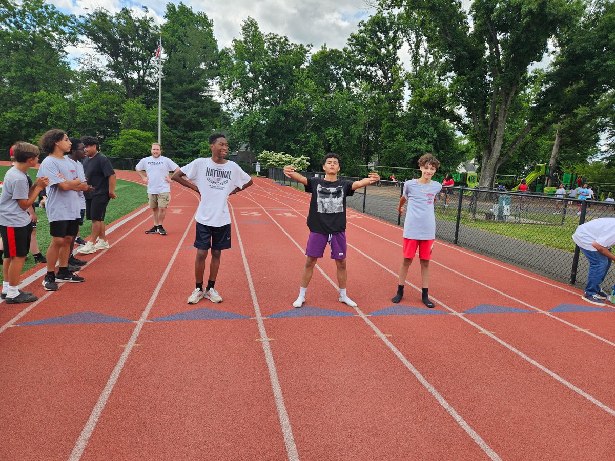 DunellenLMS's tweet image. Busy but fun last week of school at LMS💙💙💙 Field day &amp;amp; 8th Grade promotion rehearsal! #1moredayofschool