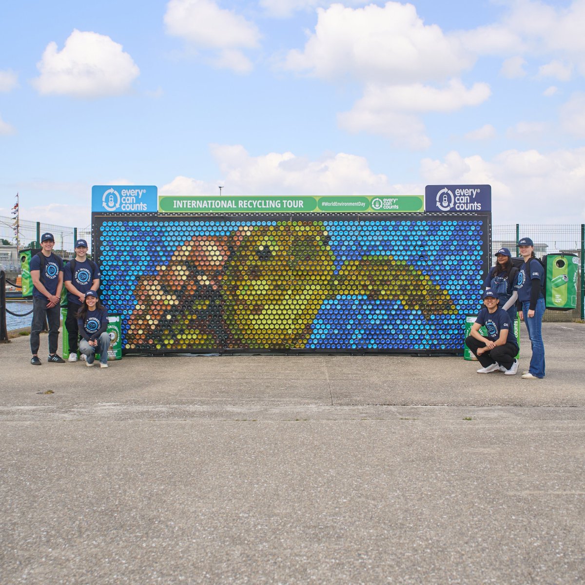Every_CanCounts's tweet image. Did you see our #PixelCan display on Dún Laoghaire East Pier?

Our marine inspired display was just one of many PixelCans being displayed around the world for this year’s #EveryCanCounts International Recycling Tour!

🔗Learn more about #IRT2024: everycancounts.eu/international-…