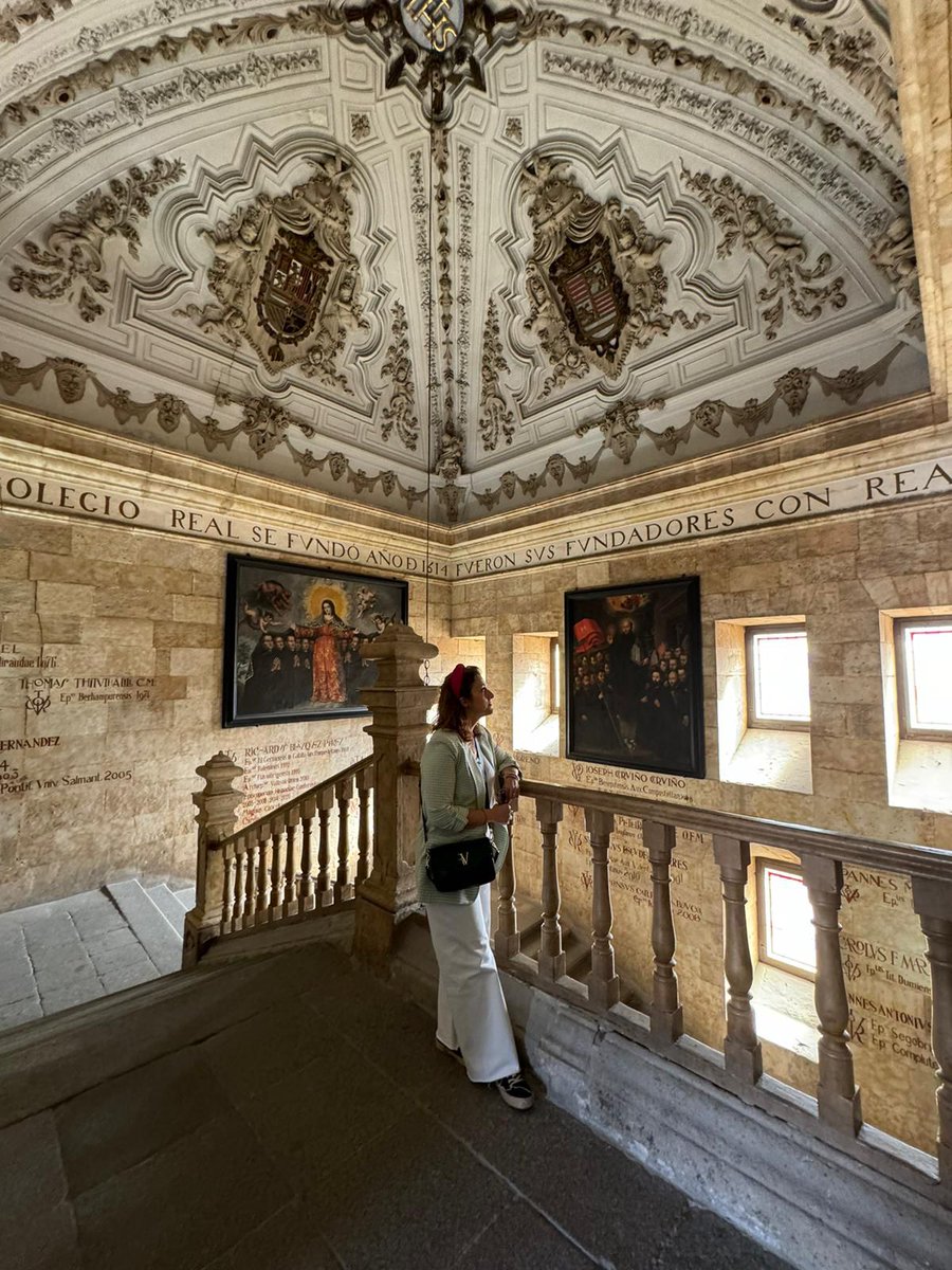 ¡Hola! 👋Aquí van las presentaciones😉
Me llamo Nuria Marcos Torres y curso el doctorado de Innovación en Ciencias Sociales en la <a href="/upsa/">UPSA</a>
Abro #HiloTesis
<a href="/RedDivulga/">Red Divulga</a> <a href="/filarramendi/">Fundación Ignacio Larramendi</a> <a href="/CrueUniversidad/">Crue Universidades</a>