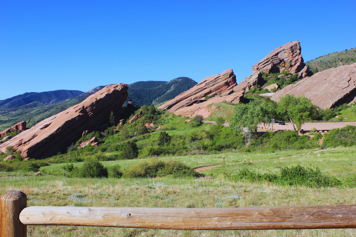 careyontravels's tweet photo. Here are our favorite hikes at 3 parks within 45 minutes of Denver offering unique hikes with stunning views of red rocks:
Red Rocks Park 
Roxborough State Park 
South Valley Park

READ—>https://t.co/KUToSajrts

 #redrocks #colorado #redrocksamphitheater #hikingadventures https://t.co/z12GTWNRct
