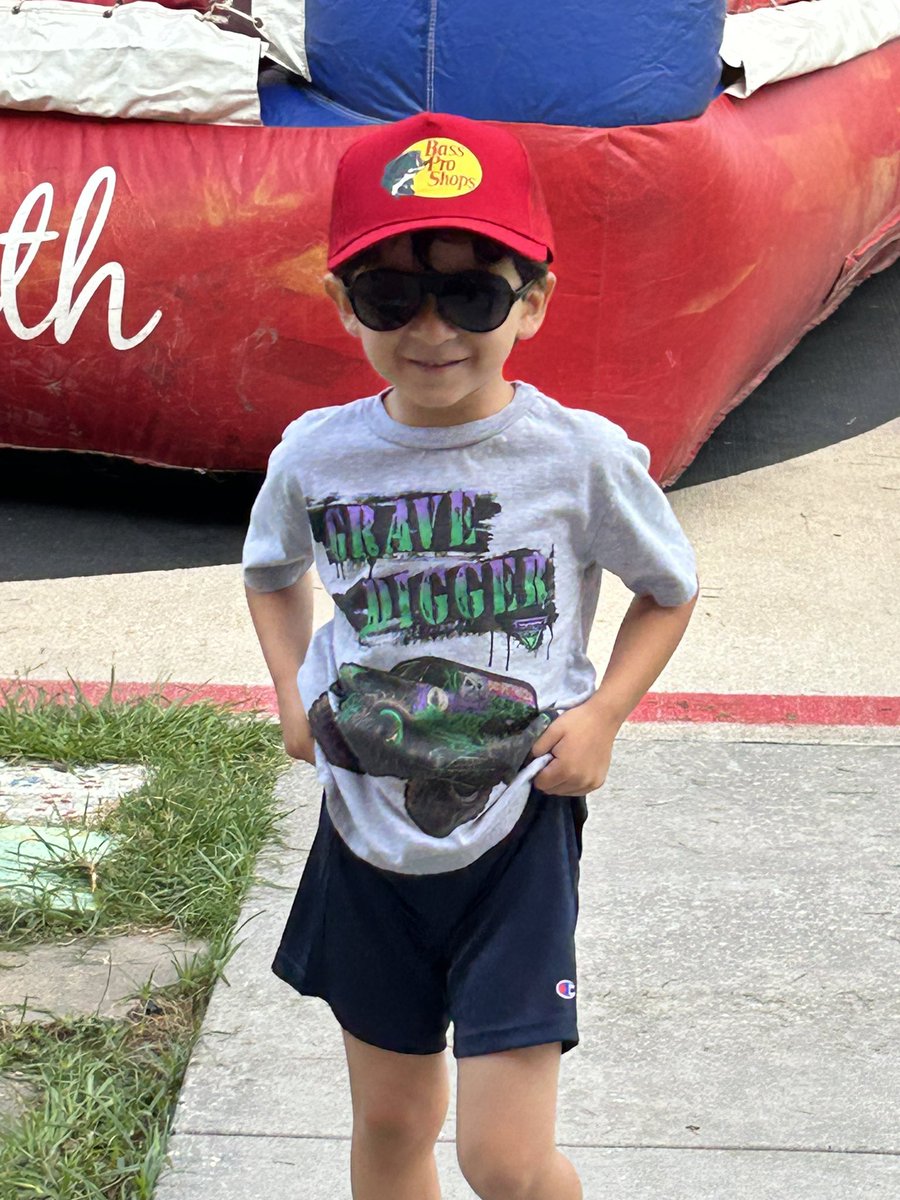 Sports day in full effect this morning to celebrate week 2 of summer camp! #powerofprimarySLE <a href="/bjdeleon4/">Berenice Ruiz</a>