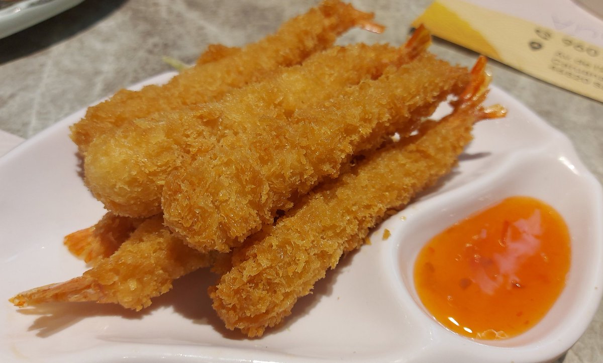 comocomodiadia's tweet photo. ..surtido de sushi, gyozas de ternera, gambas en tempura, croquetas ee pulpo ... buffet libre #derestaurante #inku #epicentre #enfamilia #comocomodiadia https://t.co/X72Zyqd7JB