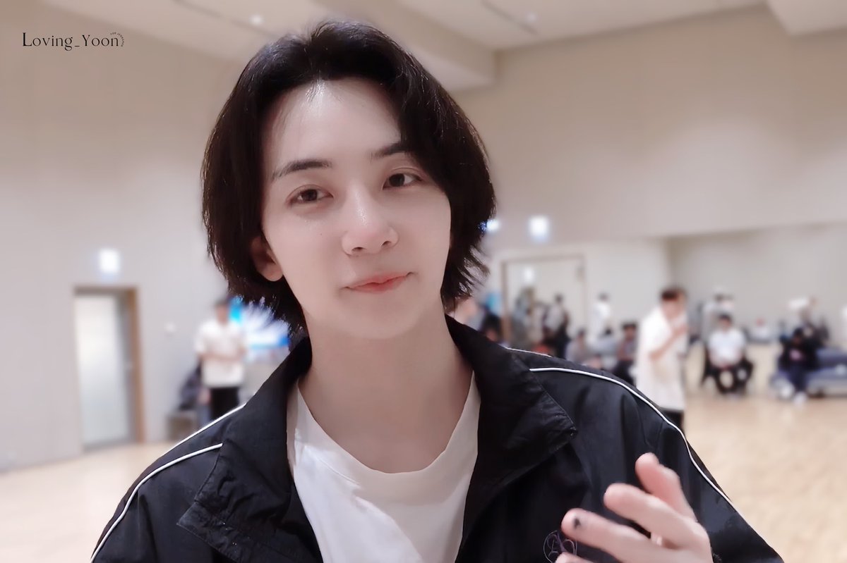 Loving_YoonJH's tweet photo. 240613 [INSIDE SEVENTEEN]
🤍🖤
HD SCREENSHOTS 
#SEVENTEEN #세븐틴 
#정한 #JEONGHAN #ジョンハン #尹净汉 https://t.co/ssj2070quA