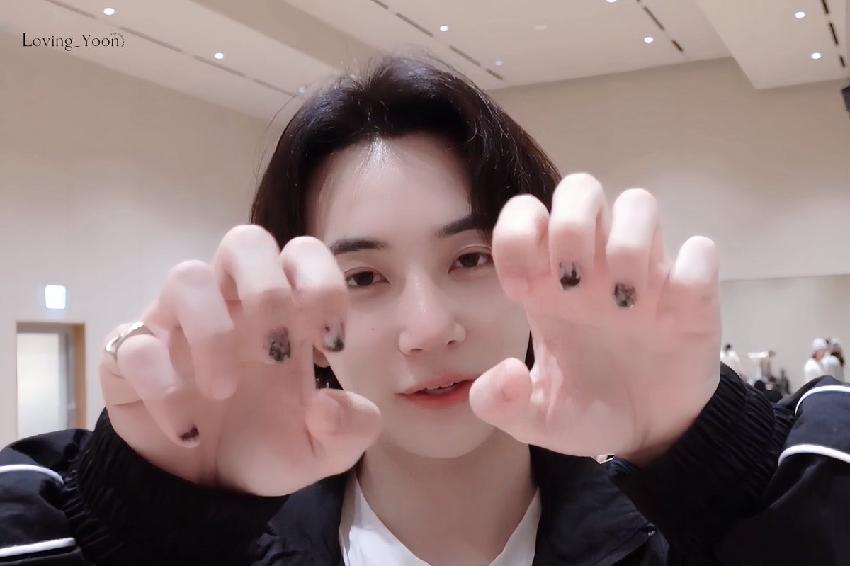 Loving_YoonJH's tweet photo. 240613 [INSIDE SEVENTEEN]
🤍🖤
HD SCREENSHOTS 
#SEVENTEEN #세븐틴 
#정한 #JEONGHAN #ジョンハン #尹净汉 https://t.co/ssj2070quA