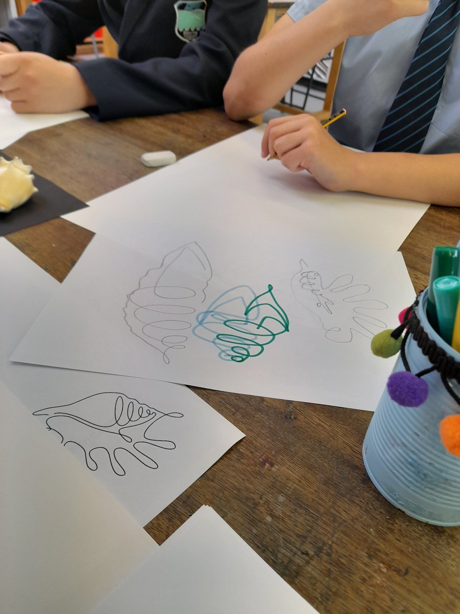 able_phillips's tweet photo. Art More Able - continuous line drawing - demonstration,  development of skills using  different objects and materials. https://t.co/04CJcBu8te