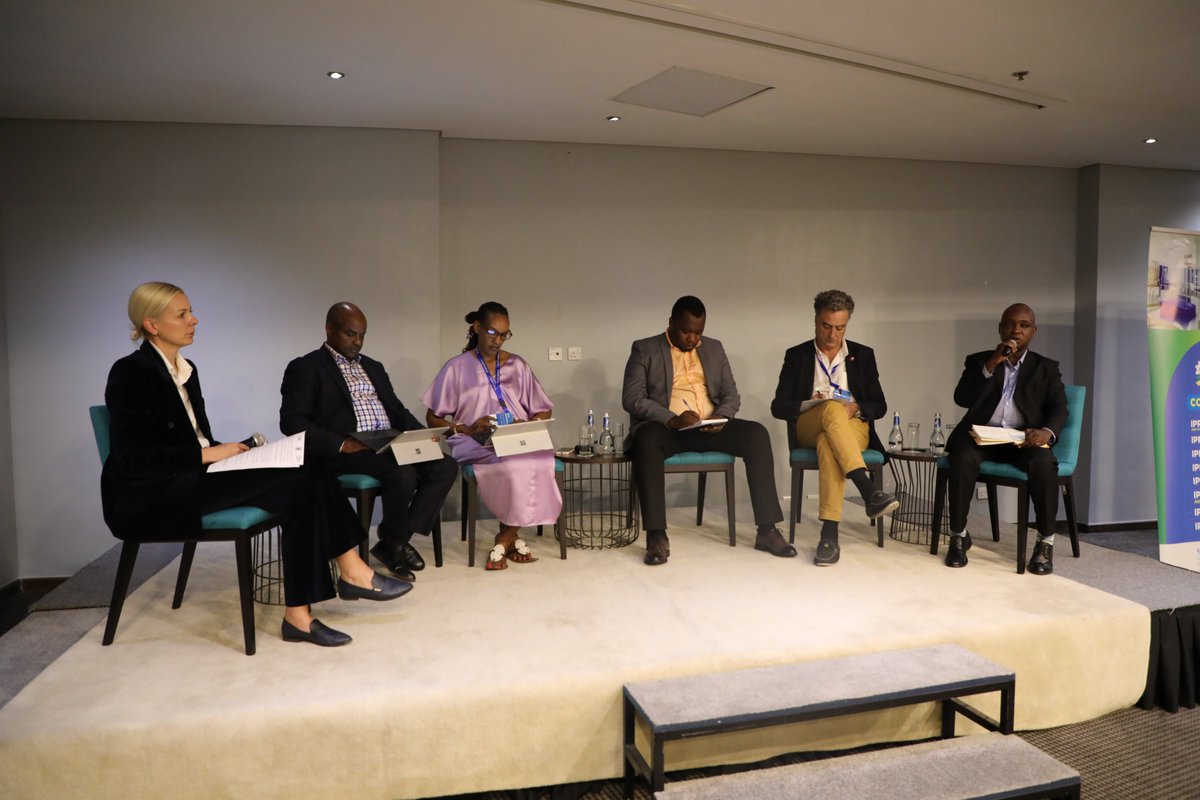 RTB_Rwanda's tweet photo. A panel composed of RTB, MINEDUC, MIFOTRA, PSF, and representatives from Sector Skills Councils and Development Partners is now discussing how the TSSWG can boost private sector engagement in skills development for decent work and job creation. #TSSWGRetreat https://t.co/kIwoZZDLtA
