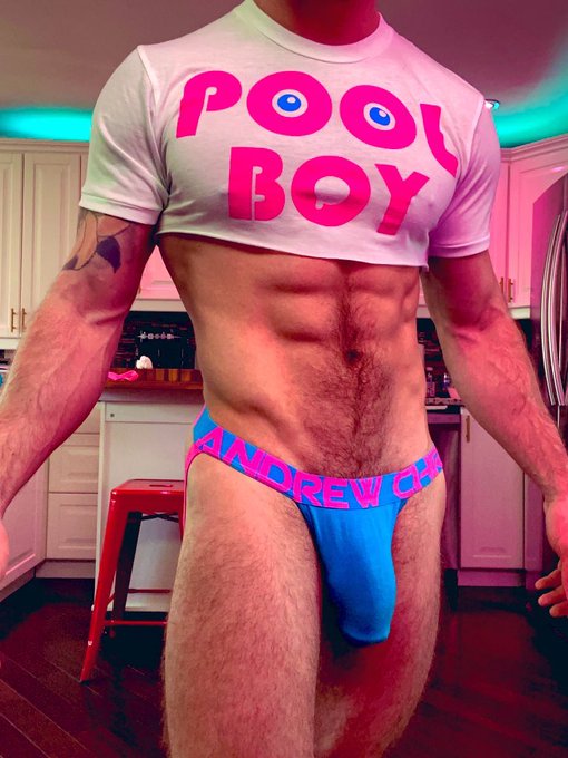 Anyone need a pool boy this summer? 😏😈 https://t.co/SLk2LGVJU3