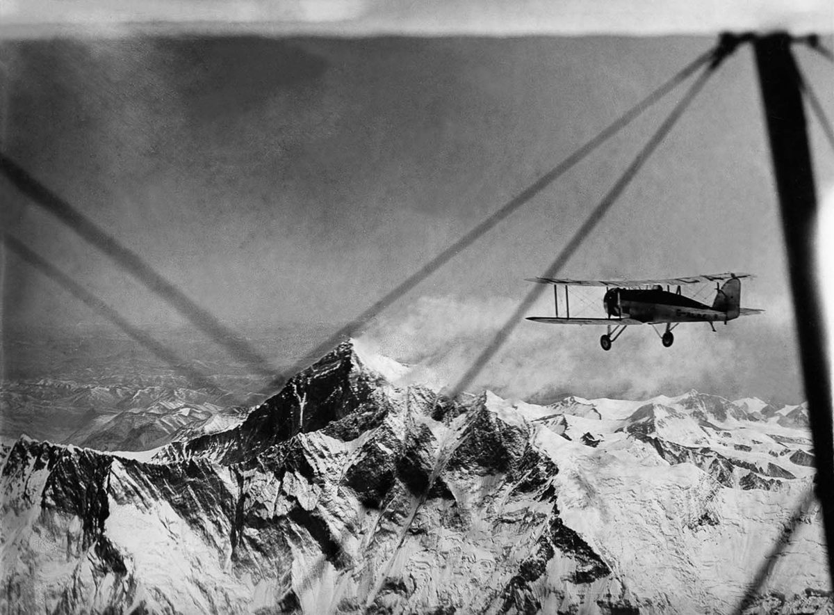 SeedPhoto's tweet image. This photo of two planes flying towards Lhotse and Everest at 32,000 feet is one of the rare historical pictures from the first flight expedition over Everest in 1933. ✈️ The expedition marked a significant achievement in aviation and mountain exploration, capturing the majesty…