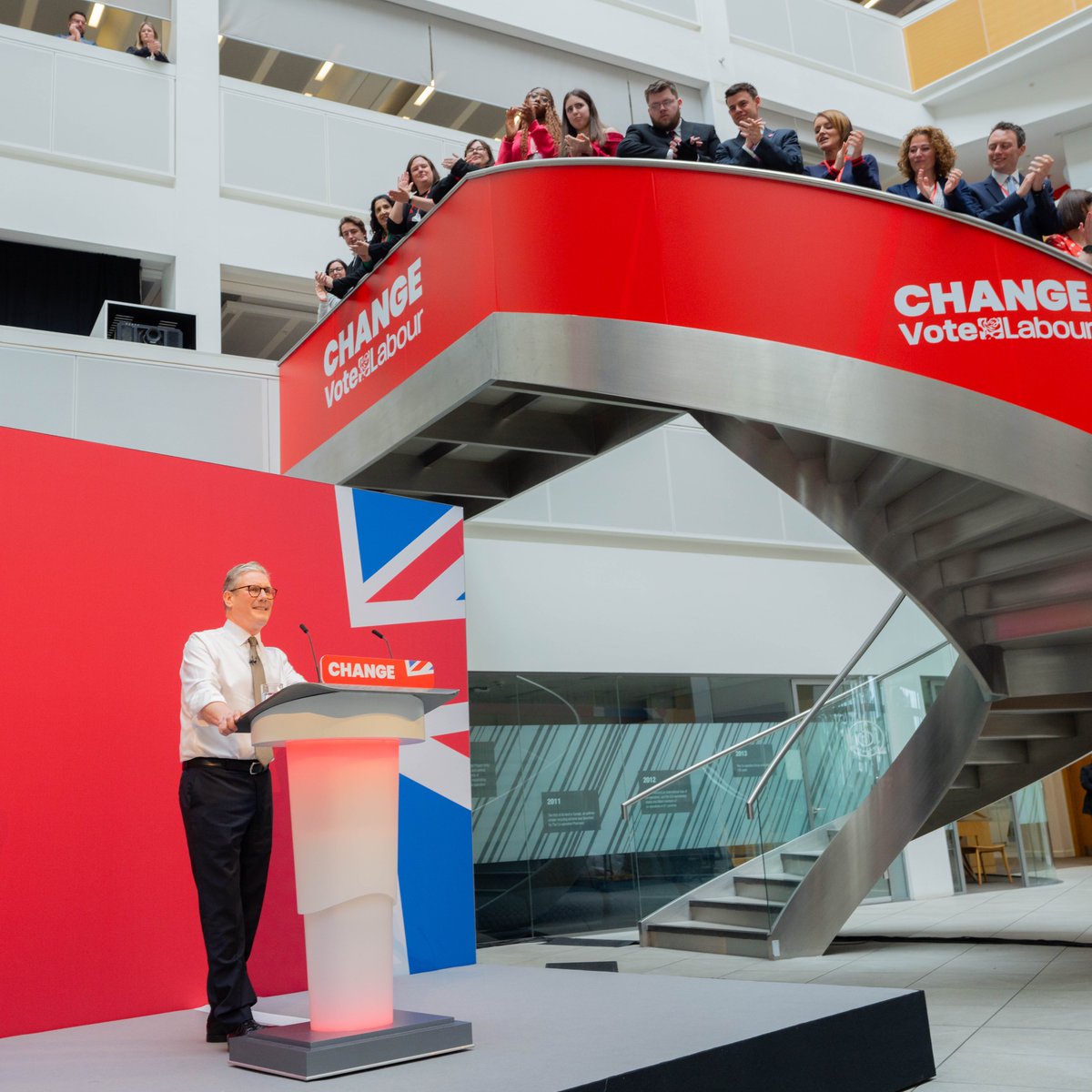 Keir_Starmer's tweet photo. Change.

I’m ready to deliver it.

You can vote for it on Thursday 4 July. https://t.co/KNmVgLP7dI