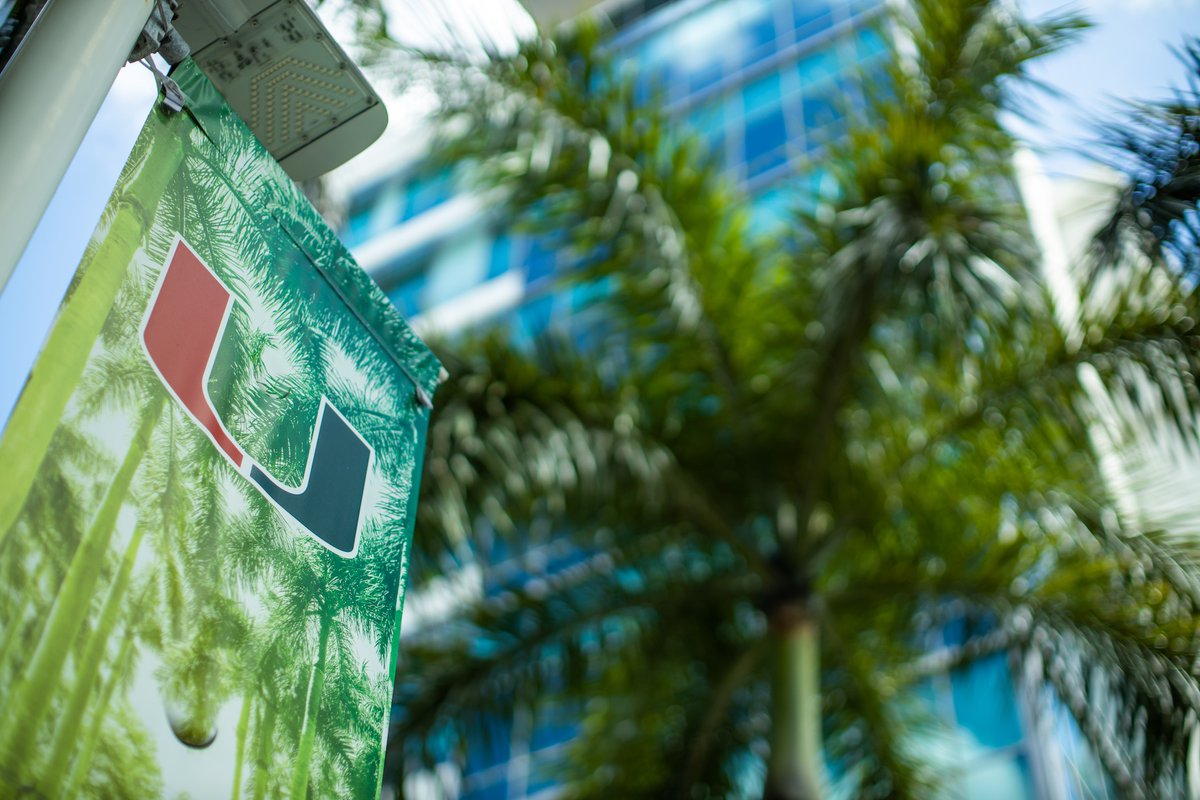 umiamimedicine's tweet image. This spring, we had the honor of graduating the inaugural class from our Institute for #NeuralEngineering master&apos;s program 🎓 🙌! Learn more about the graduates&apos; unique #research projects &amp;amp; get to know the program: loom.ly/Gxv3ong

#StartsinAcademicMedicine @AAMCtoday