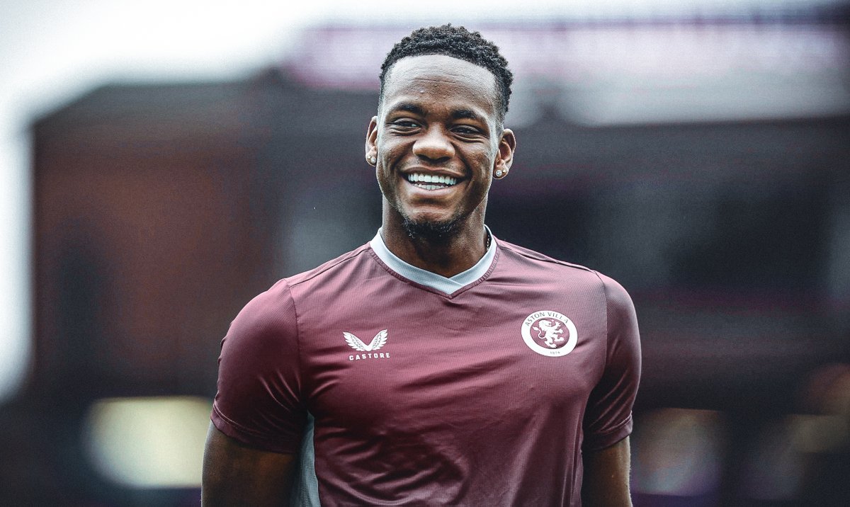 Cfc_Neo's tweet photo. Is £40m for a player now a lot or I'm missing something. https://t.co/Fe751BGlPp