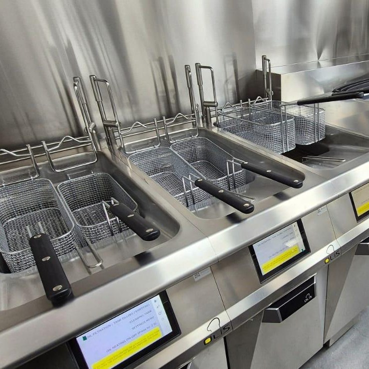 AliGroupFS's tweet photo. Our global journey brings us to the kitchens of Friends Bar & Grill in 📍Kyustendil, Bulgaria.
This restaurant is equipped with the latest cutting-edge technologies from Olis, guaranteeing top-notch performance!
#aligroupFS #Olis #Cooking #foodservice #foodequipment https://t.co/CnjGthHRNR
