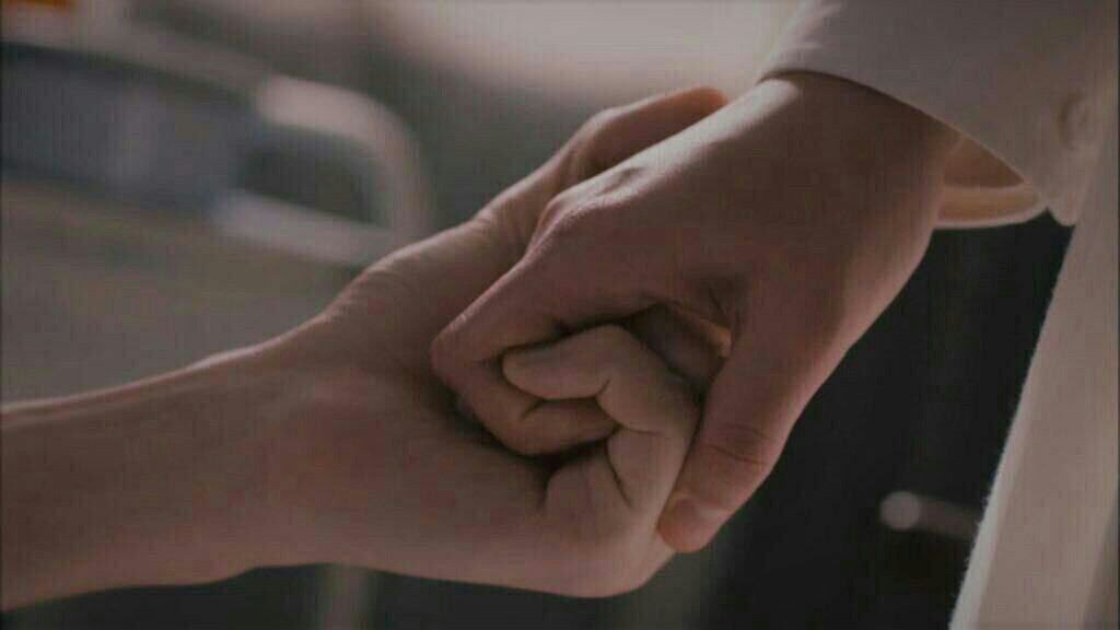 #يُقال

الرجال يحكمون العالم
والنساء يحكمنّ الرجال.!!

من يتفق.؟!

🕊.!!