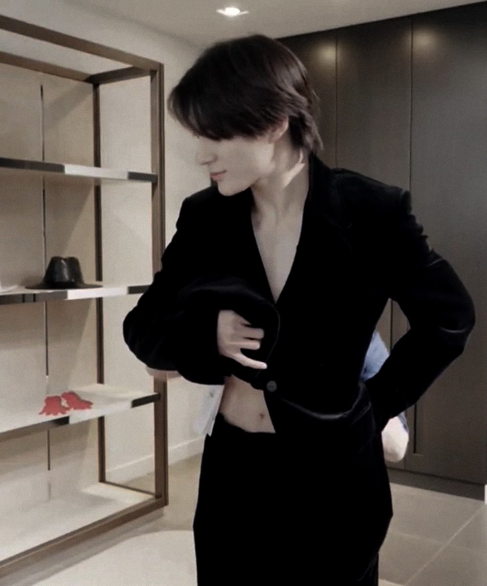 까우 lll tweet media