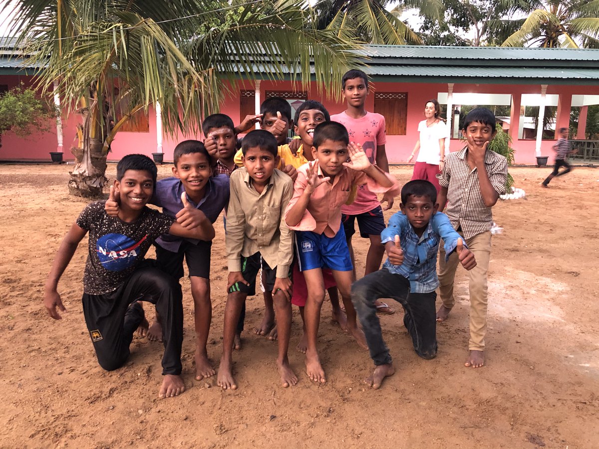 ¡Desde la Fundación Gomaespuma seguimos perfeccionando el superpoder de ayudar en muchos otros lugares al mismo tiempo! 🌍  

¿Te gustaría hacerte socio y ayudarnos en nuestros proyectos solidarios? 🧡😊 bit.ly/DonaGomaespuma  

#Solidaridad