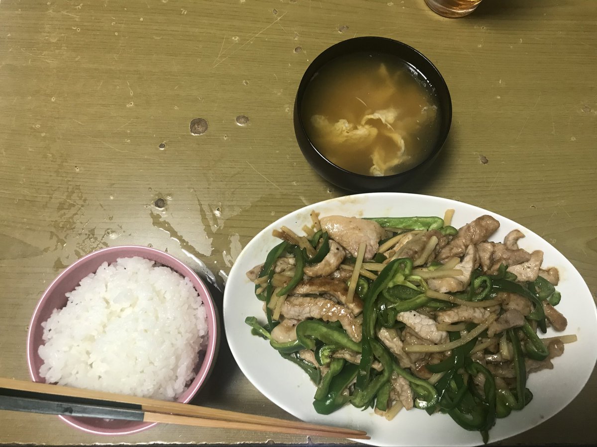 今日のパッ取り飯

青椒肉絲
中華たまごスープ

でゴザル。

今日も暑かったでゴザルが、明日はもっと暑いらしいので体力補充💪でゴザル🥷