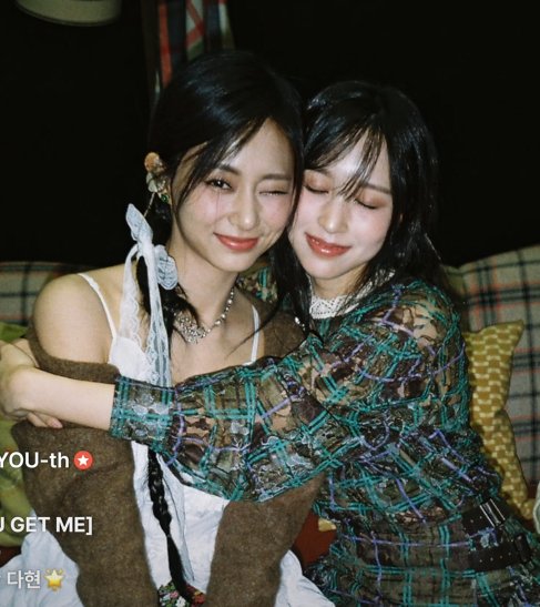 wodyy97's tweet photo. 울 영원한 막내 쯔이야 생일 축하해요 💕 
 
#원스의_여름빛_쯔위
#HappyBirTZUday https://t.co/m3c4heoYFO