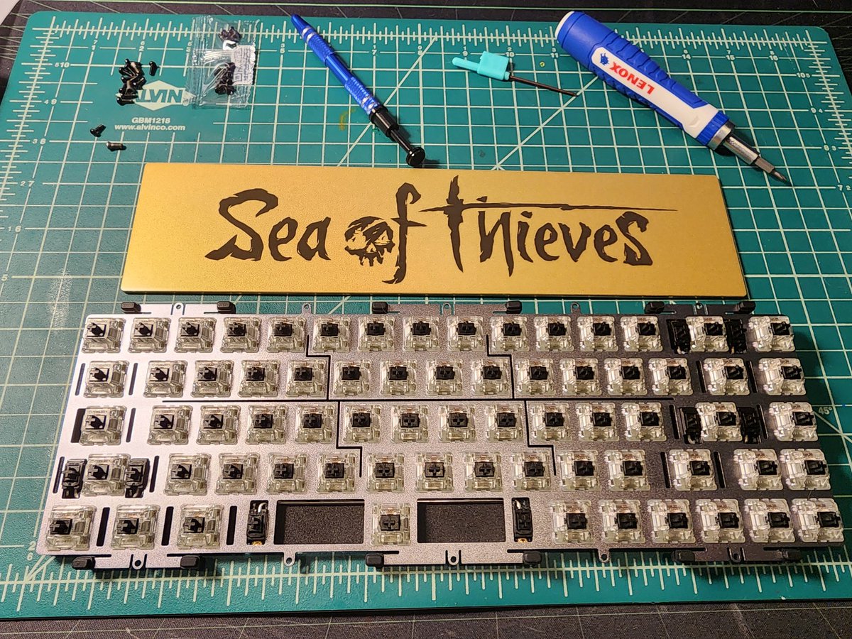 When I am not sailing the seas and snapping pictures of pirates, I enjoy building custom bespoke keyboards. I decided to combine my two hobbies. Complete with laser etched brass, custom scuttle and parlay keys and ghost curse rgb! #bemorepirate #seaofthieves
