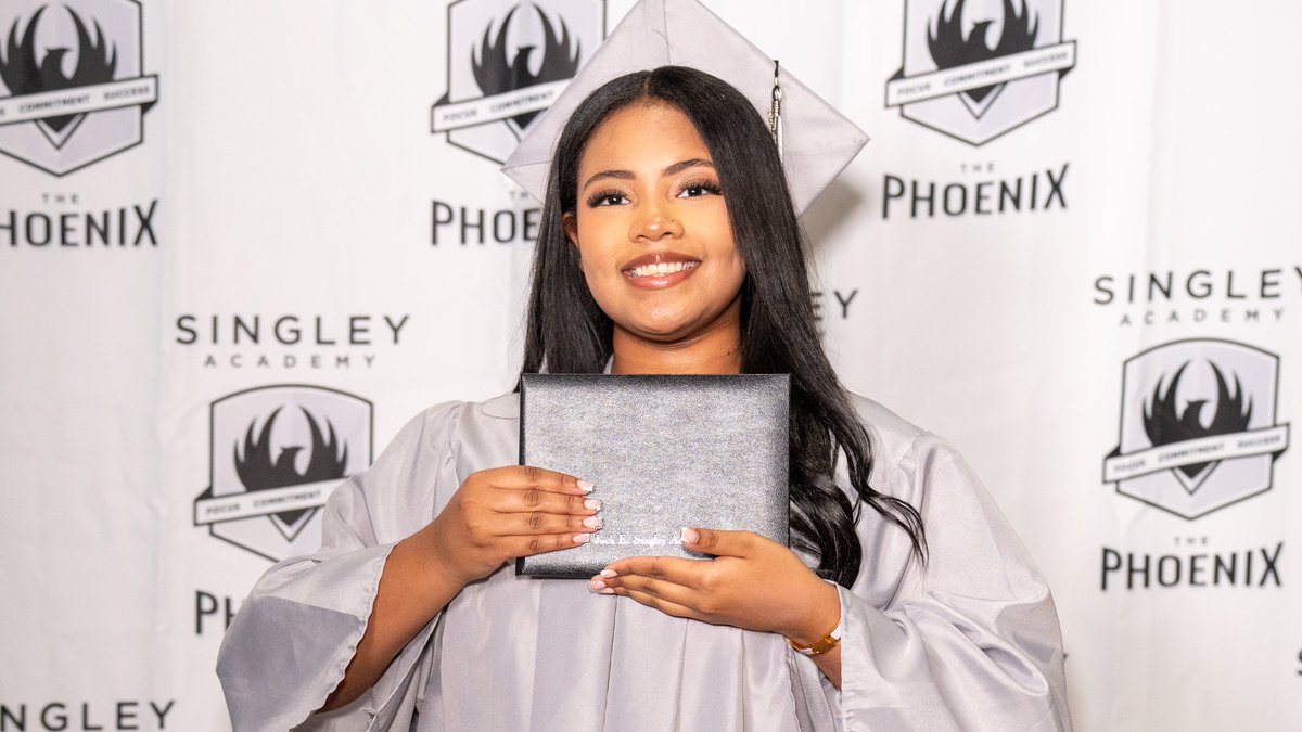 IrvingISD's tweet photo. Relive the magic ✨ and view the official Class of 2024 Graduation photo albums 📸:

🖤 @SingleyAcademy: https://t.co/sms0vNGeYO 
❤️ @MacArthurCards: https://t.co/WnRl0rmYRW
💛 @IrvingHigh: https://t.co/tEJI1gosmx
💙 @NimitzVikings: https://t.co/bO5sZCMMSo 

#IrvingISDGrads https://t.co/coFZHCI5uh
