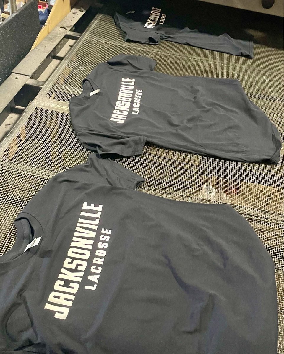 BakersSports's tweet image. #BakersMade threads are heading to the #LacrosseCapitaloftheSouth!🥍 🐬

Chris Connelly made this #ScreenPrinted gear happen for @JacksonvilleU!

@JAX_MLAX
@JAX_WLAX
@JAX_Dolphins

#MadeInTheUSA #Production #LacrosseSeason #CollegeLacrosse #WomensLacrosse #MensLacrosse #JUPhinsUp