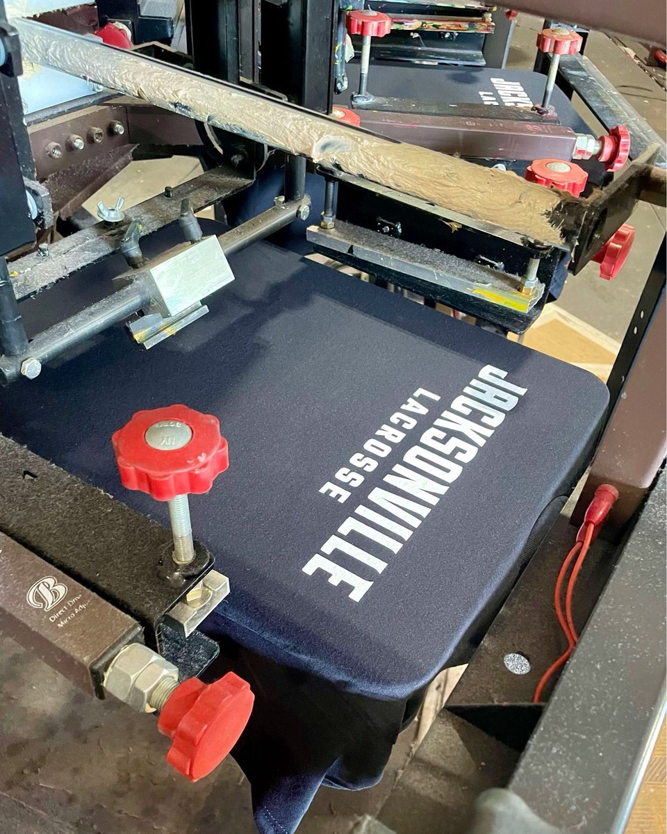 BakersSports's tweet image. #BakersMade threads are heading to the #LacrosseCapitaloftheSouth!🥍 🐬

Chris Connelly made this #ScreenPrinted gear happen for @JacksonvilleU!

@JAX_MLAX
@JAX_WLAX
@JAX_Dolphins

#MadeInTheUSA #Production #LacrosseSeason #CollegeLacrosse #WomensLacrosse #MensLacrosse #JUPhinsUp