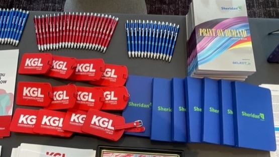 SheridanGroup's tweet image. Have you stocked up on freebies from the @KwGlobalLtd and Sheridan booth at #AUPresses24 yet? Stop by our booth to snag a luggage tag and journal, or two! While you are there, we&apos;d be delighted to discuss your print and publishing workflow needs! 
#Freebies #PublishingSolutions
