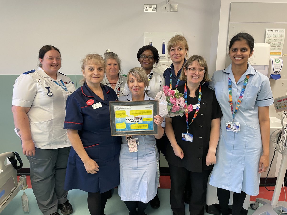uhl_DOE's tweet photo. Congratulations to Deputy Sister Tracy Law from Glenfield Ward 34, who received a Patient Recognition Award this week for all her wonderful patient feedback!👏 @sueburtonDCN @HoggJulie @Leic_hospital @Lora1petrova https://t.co/LQAj2aj3Vm