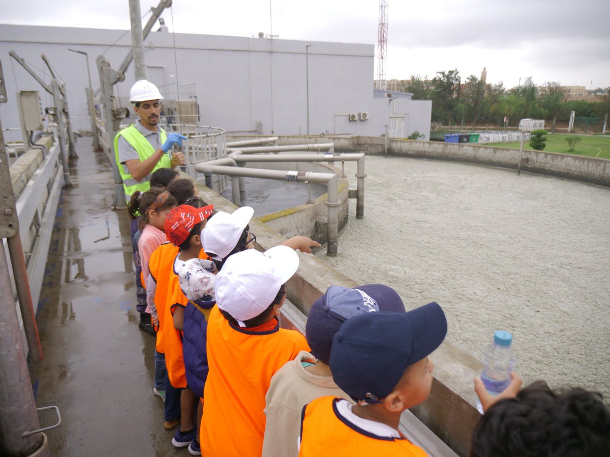 نظمت ليدك يومي 10 و 11 يونيو 2024، زيارة لمحطة تصفية المياه العادمة بمديونة لفائدة تلاميذ مدرسة "Odyssey School " المتواجدة بتيط مليل. 
#الماء_مصدر_الحياة