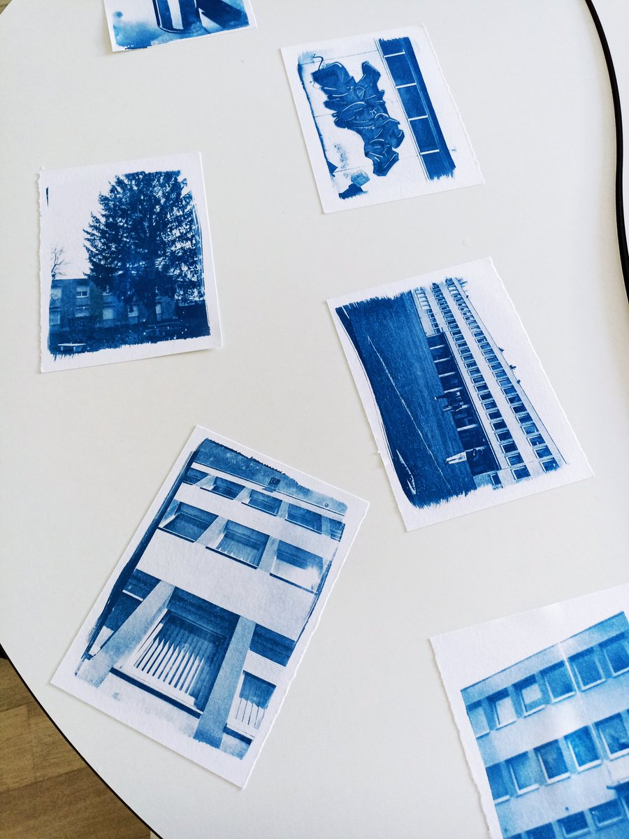 LyceeJeanMace's tweet photo. Journée d'ateliers de pratiques 📷 au 🏫 : initiation au cyanotype le matin et à la 📷 argentique l'après-midi.
Merci à Alice Petit, photographe, et Sacha Leeman, étudiante photographe, d'avoir partagé leurs techniques avec nos élèves! #eac
@acnancymetz @daac_nancy_metz @Dsden57 https://t.co/cjYg6Ec0pb