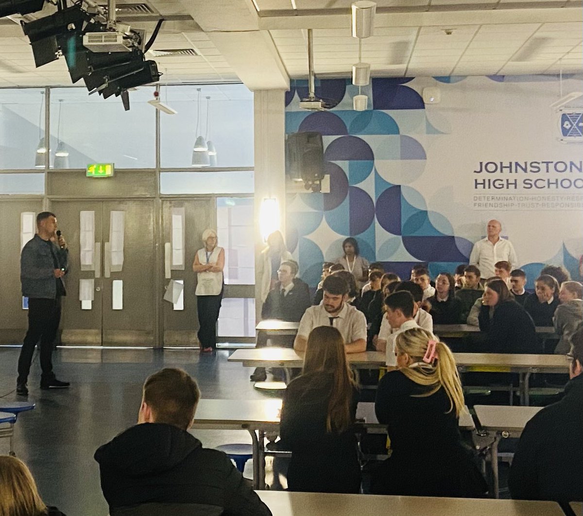 JohnstoneHighSc's tweet photo. Thrilled to have welcomed @G_Armstrong21 to Johnstone High to speak about his award winning novel, The Young Team, and his work in tackling gang violence across the UK.
An outstanding session with all S5/6 and a great Q&amp;A session at the end. 
Thanks Graeme, you were amazing. https://t.co/u2Blj3a7wf