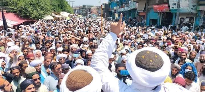 شکریہ بونیر ! 42 درجہ سینٹی گریڈ اور دن کے ایک بجے اوپر سے سورج آگ برسارہی تھی اور ادھر عاشقان مصطفی جذبہ بلالی کی یاد تازہ کررہےتھے۔ #نبی_آخرالزماںﷺ